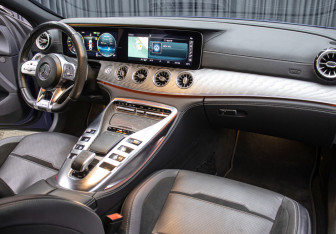 Подержанный автомобиль Mercedes-Benz AMG GT Liftback 2020 года (10 фото)