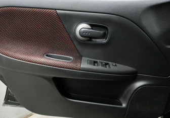 Подержанный автомобиль Nissan Note 2008 года (15 фото)