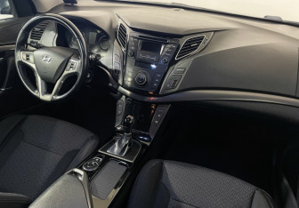 Подержанный автомобиль Hyundai i40 Sedan 2016 года (9 фото)