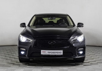 Подержанный автомобиль Infiniti Q50 2017 года (2 фото)
