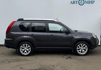 Подержанный автомобиль Nissan X-Trail 2011 года (4 фото)