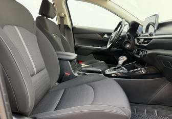 Подержанный автомобиль Kia Cerato Sedan 2020 года (10 фото)