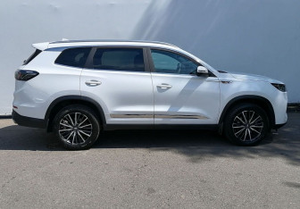 Подержанный автомобиль Chery Tiggo 8 Pro Max 2023 года (4 фото)