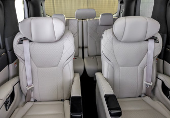 Подержанный автомобиль Toyota Alphard 2024 года (27 фото)
