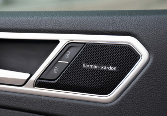 Подержанный автомобиль Volkswagen Tiguan 2023 года (19 фото)
