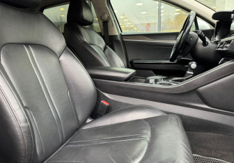 Подержанный автомобиль Kia K5 2020 года (10 фото)