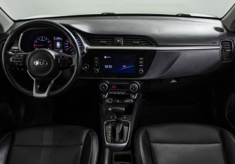Подержанный автомобиль Kia Rio Hatchback 2021 года (11 фото)