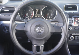 Подержанный автомобиль Volkswagen Golf Hatchback 2011 года (14 фото)