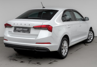 Подержанный автомобиль Skoda Rapid Liftback 2022 года (5 фото)