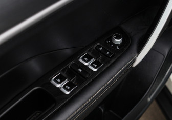 Подержанный автомобиль Geely Coolray 2021 года (13 фото)