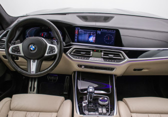 Подержанный автомобиль BMW X7 2019 года (14 фото)
