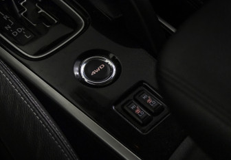 Подержанный автомобиль Mitsubishi Outlander 2017 года (18 фото)