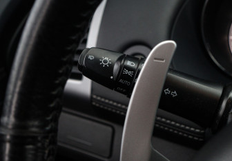 Подержанный автомобиль Citroen C-Crosser 2011 года (17 фото)