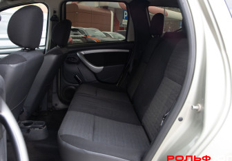 Подержанный автомобиль Renault Duster 2013 года (8 фото)