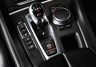 Подержанный автомобиль BMW X5 M 2016 года (15 фото)