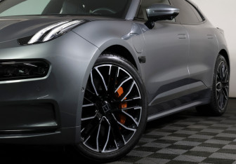 Подержанный автомобиль Zeekr 001 2023 года (25 фото)