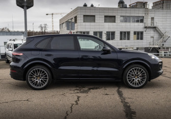 Подержанный автомобиль Porsche Cayenne 2019 года (5 фото)