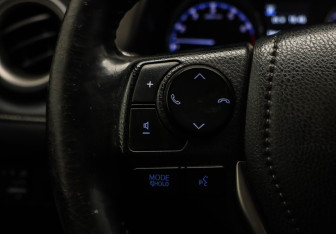 Подержанный автомобиль Toyota RAV4 2019 года (10 фото)