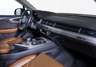 Подержанный автомобиль Audi Q7 2018 года (10 фото)