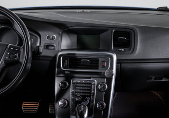 Подержанный автомобиль Volvo S60 2014 года (13 фото)