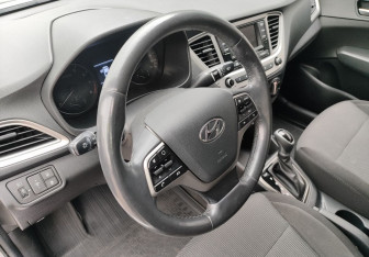 Подержанный автомобиль Hyundai Solaris Sedan 2019 года (13 фото)