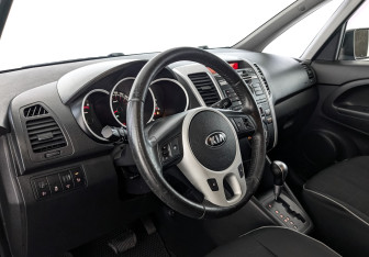 Подержанный автомобиль Kia Venga 2013 года (15 фото)