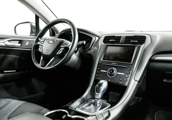 Подержанный автомобиль Ford Mondeo Sedan 2015 года (9 фото)