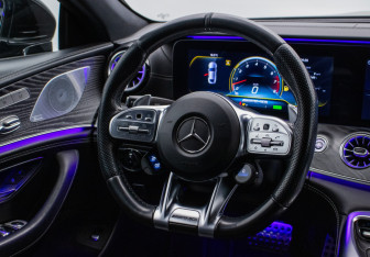 Подержанный автомобиль Mercedes-Benz AMG GT Liftback 2018 года (16 фото)