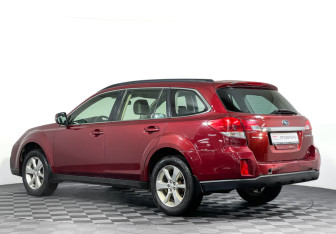 Подержанный автомобиль Subaru Outback Wagon 2012 года (7 фото)