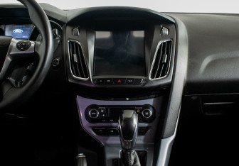 Подержанный автомобиль Ford Focus Sedan 2012 года (8 фото)