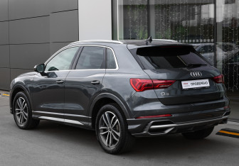 Подержанный автомобиль Audi Q3 2021 года (7 фото)