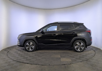 Подержанный автомобиль Москвич 3 2023 года (8 фото)