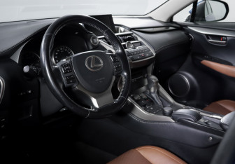 Подержанный автомобиль Lexus NX 2016 года (14 фото)