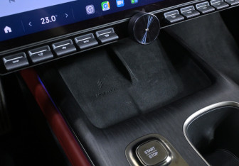 Подержанный автомобиль Xiaomi SU7 2024 года (14 фото)