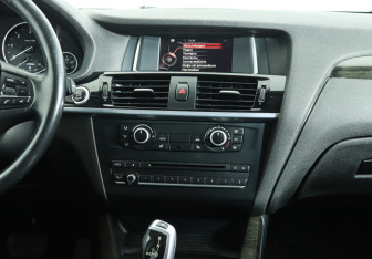 Подержанный автомобиль BMW X3 2014 года (16 фото)