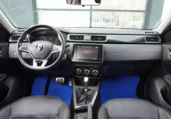 Подержанный автомобиль Renault Arkana 2019 года (12 фото)