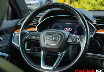 Подержанный автомобиль Audi Q3 2019 года (11 фото)