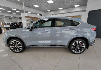 Подержанный автомобиль Geely Tugella 2022 года (8 фото)