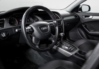 Подержанный автомобиль Audi A4 Sedan 2013 года (14 фото)