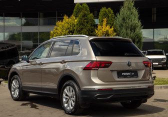 Подержанный автомобиль Volkswagen Tiguan 2021 года (5 фото)