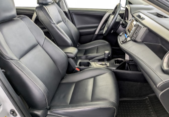 Подержанный автомобиль Toyota RAV4 2019 года (24 фото)