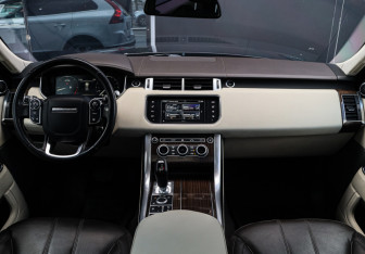Подержанный автомобиль Land Rover Range Rover Sport 2015 года (10 фото)