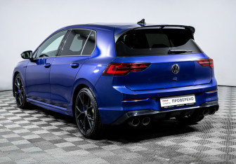 Подержанный автомобиль Volkswagen Golf R Hatchback 2023 года (7 фото)