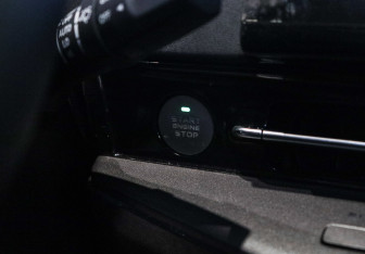 Подержанный автомобиль Changan UNI-S 2024 года (18 фото)