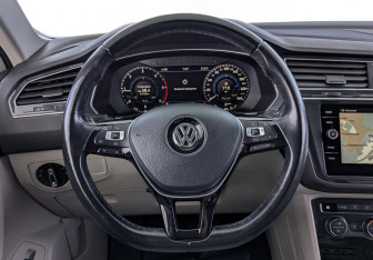 Подержанный автомобиль Volkswagen Tiguan 2018 года (20 фото)