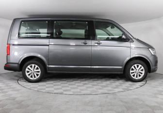 Подержанный автомобиль Volkswagen Caravelle 2017 года (4 фото)