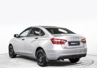 Подержанный автомобиль LADA (ВАЗ) Vesta Sedan 2017 года (7 фото)