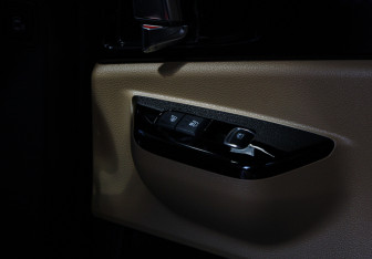 Подержанный автомобиль Kia Carnival 2021 года (13 фото)