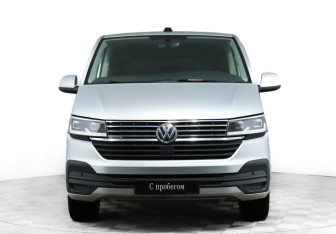 Подержанный автомобиль Volkswagen Caravelle 2020 года (2 фото)