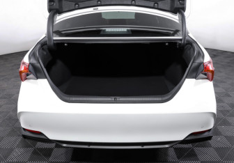 Подержанный автомобиль Toyota Avalon 2022 года (10 фото)